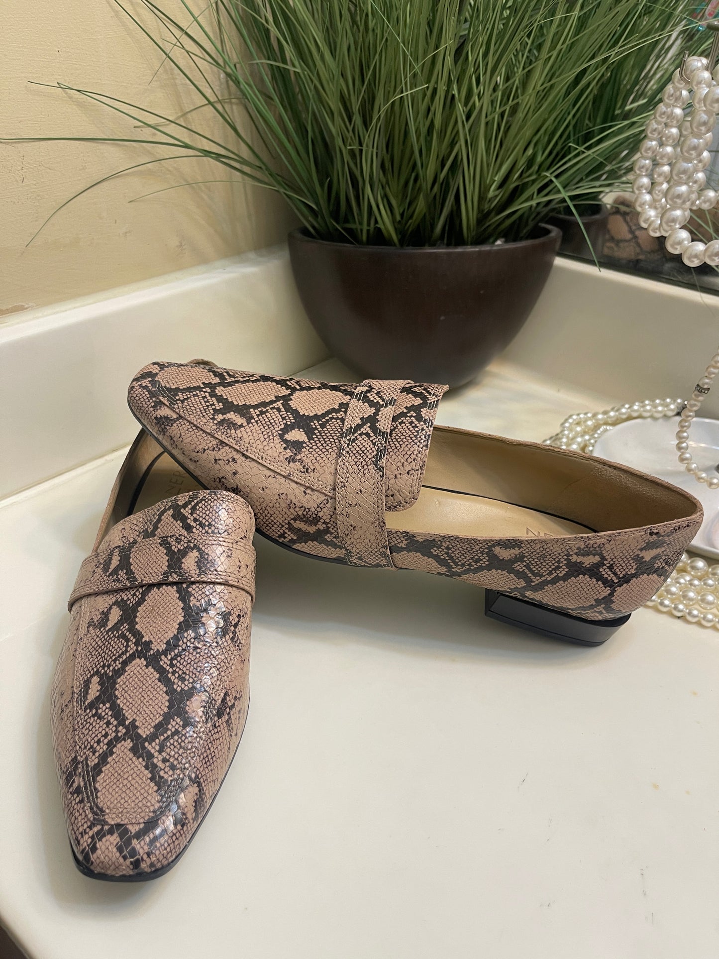 NEW Naturalizer Brown Animal Print Flats Women sz 10