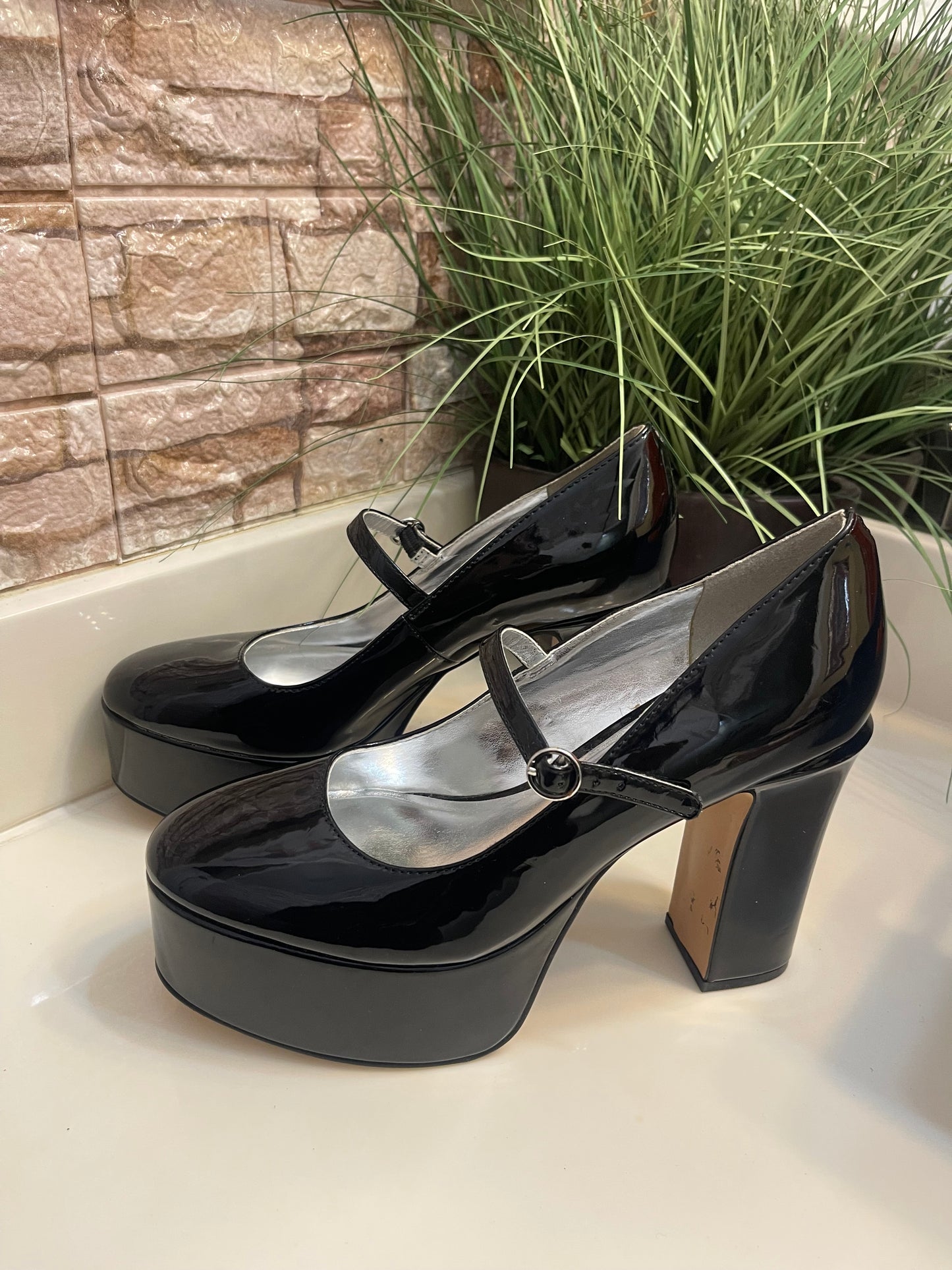 Mix No 6 Black Heels Women sz 8