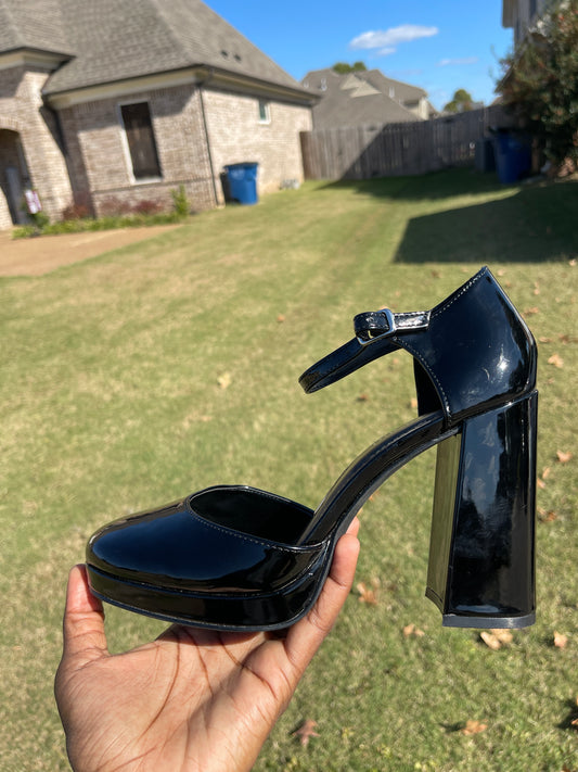 Madden Girl Black Heels Women sz 8.5