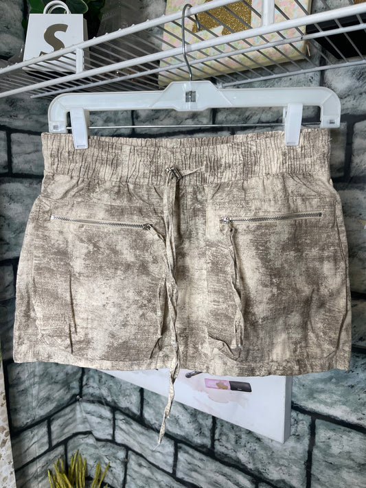 Zara Beige Skirt Women sz Medium ; has stretch