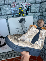 Lucky brand brown animal print boots women sz 9