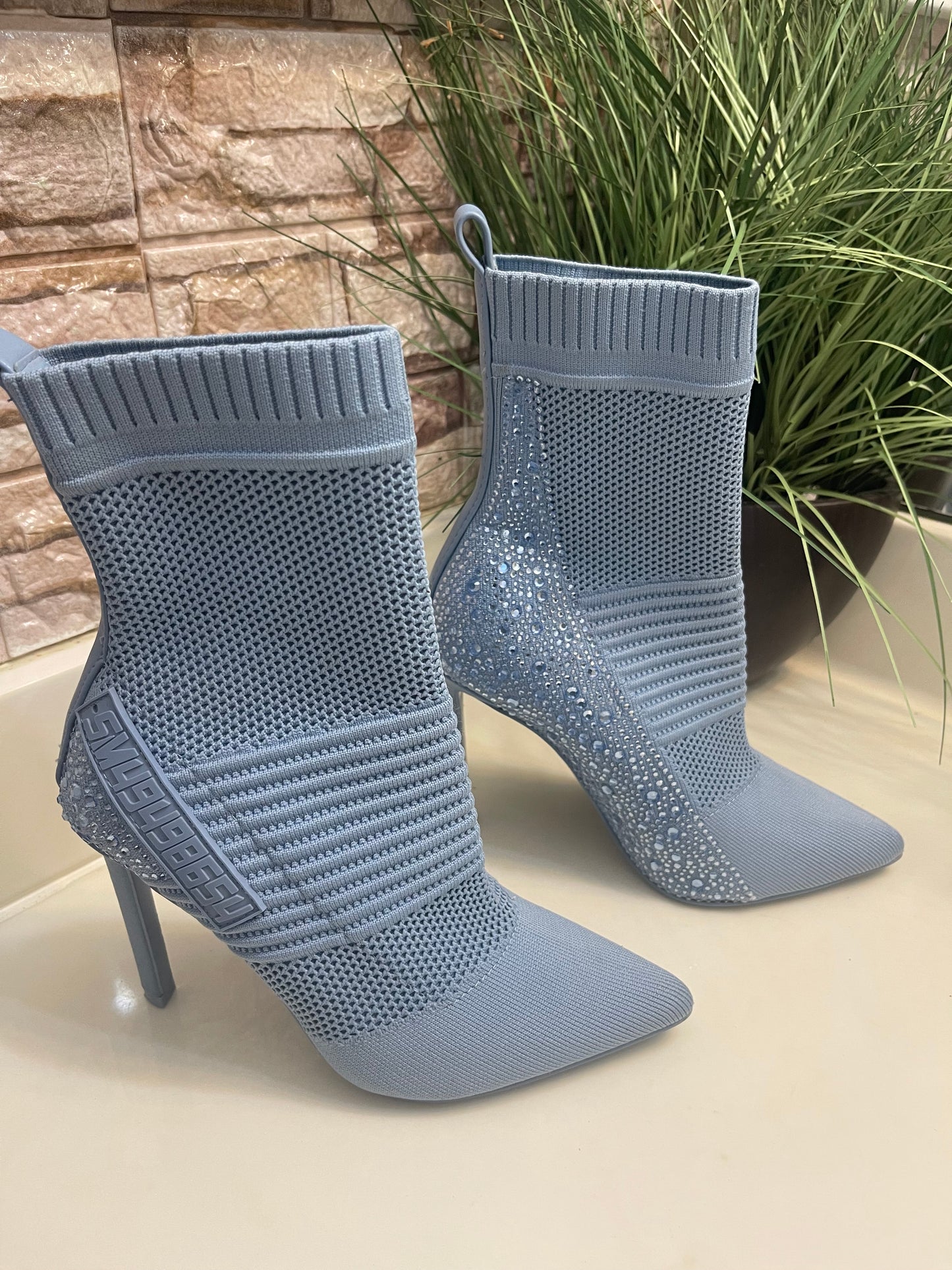 Steve Madden Blue Rhinestone Heels Women sz 6