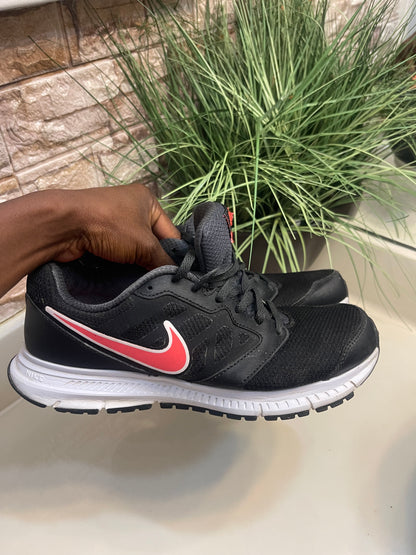 Nike Black Pink Sneakers Women sz 10