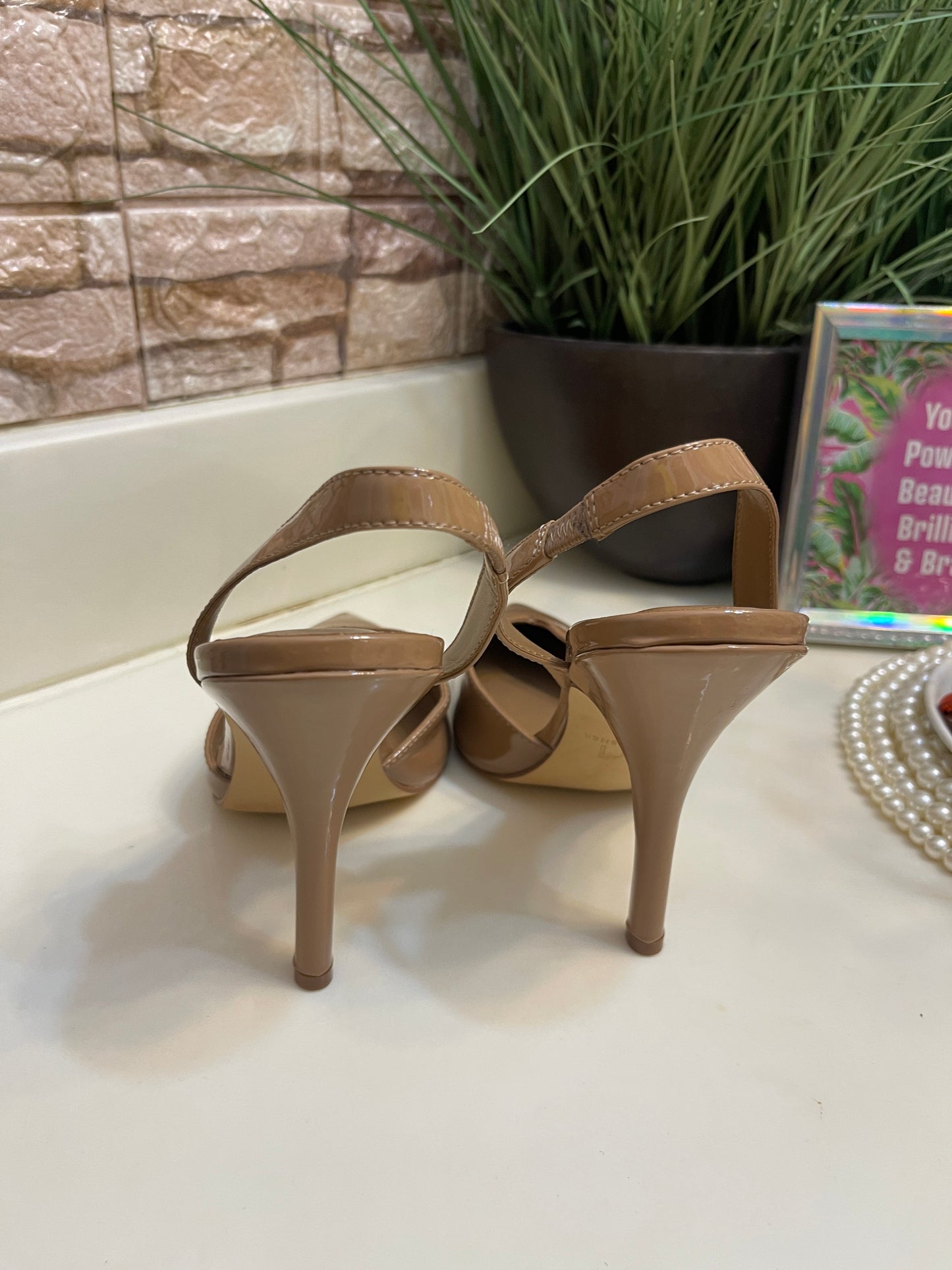 Marc Fisher Tan Heels Low Women sz 8.5