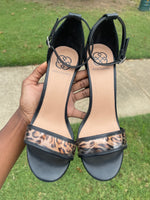 Daisy Fuentes black animal print heels women sz 9