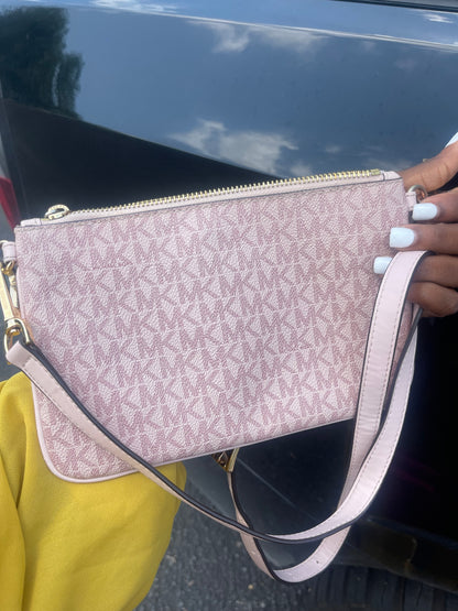 Michael kors crossbody pink