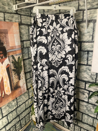 By Designs Black Gray Print Skirt Women sz 2XL
