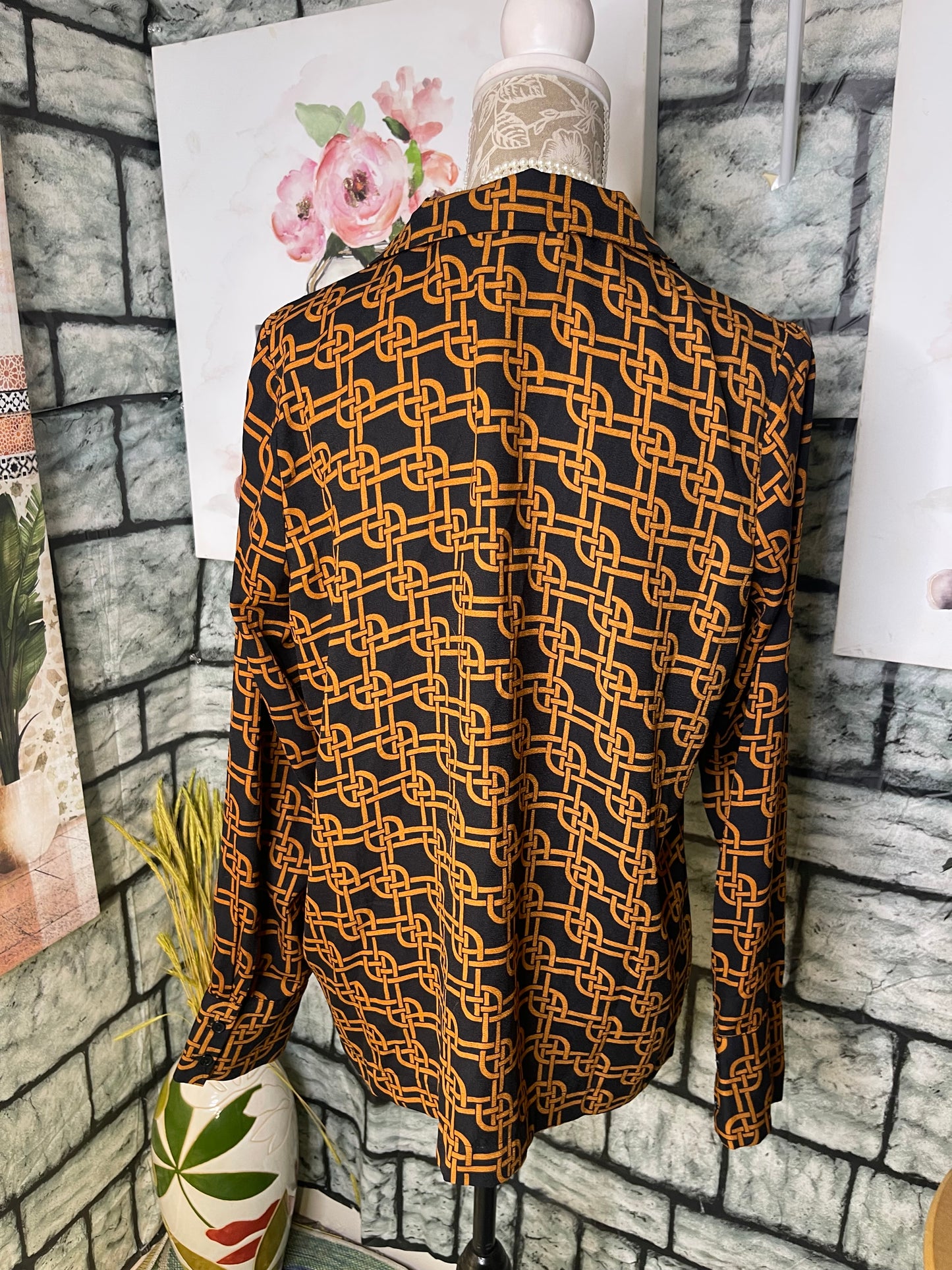 Forever 21 Black Orange Print Blouse Women sz Large