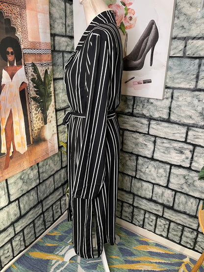 Mind Code Black White cover / duster  Women sz Large