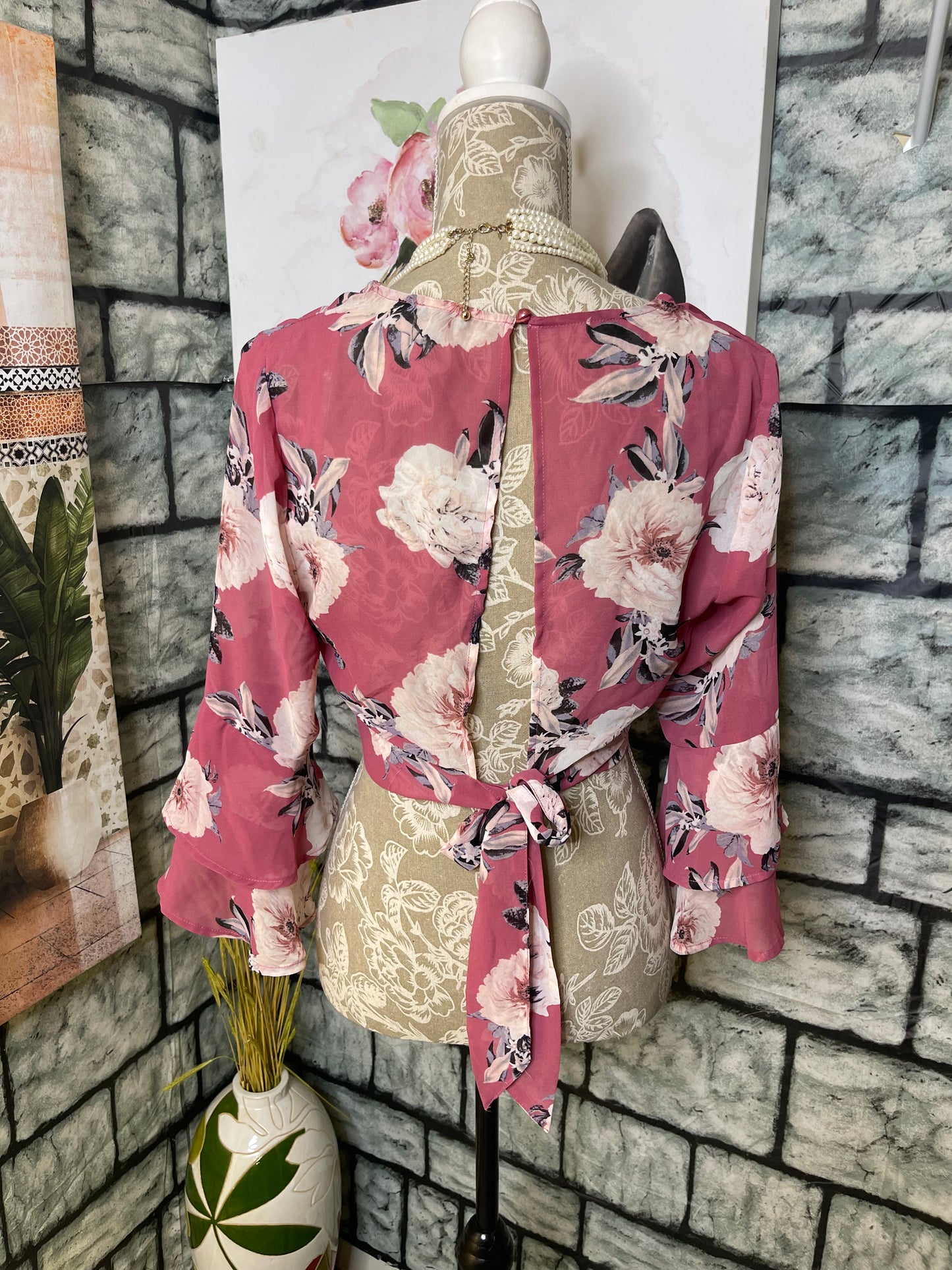 Charlotte Russe Pink Floral Blouse Women sz Small