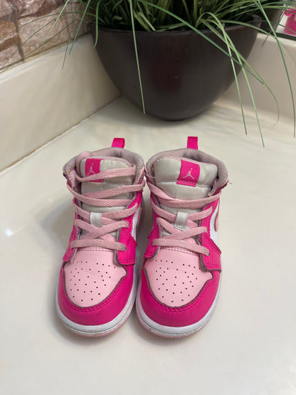 Nike Pink White Girls sz 7.5