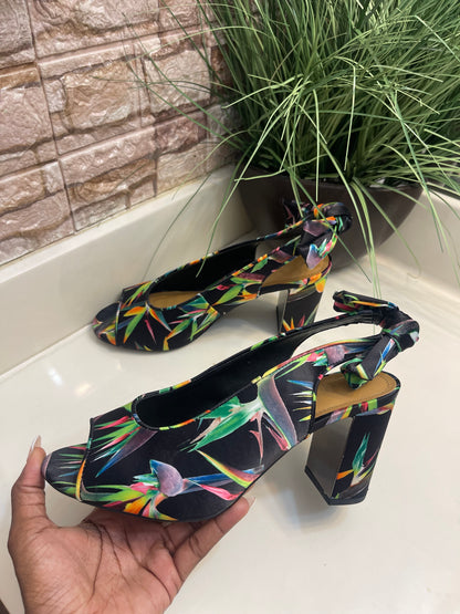 J Renee Black Floral Heels Women sz 10