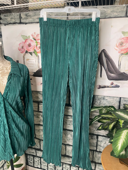 Madison + Hudson Green 2 piece Pants set Women sz Large