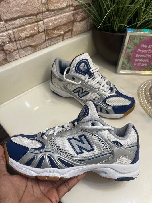 New Balance White Blue Sneakers Women sz 7