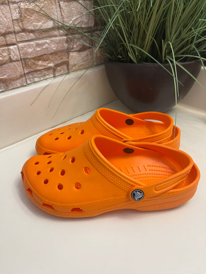 Crocs Orange Women sz 8