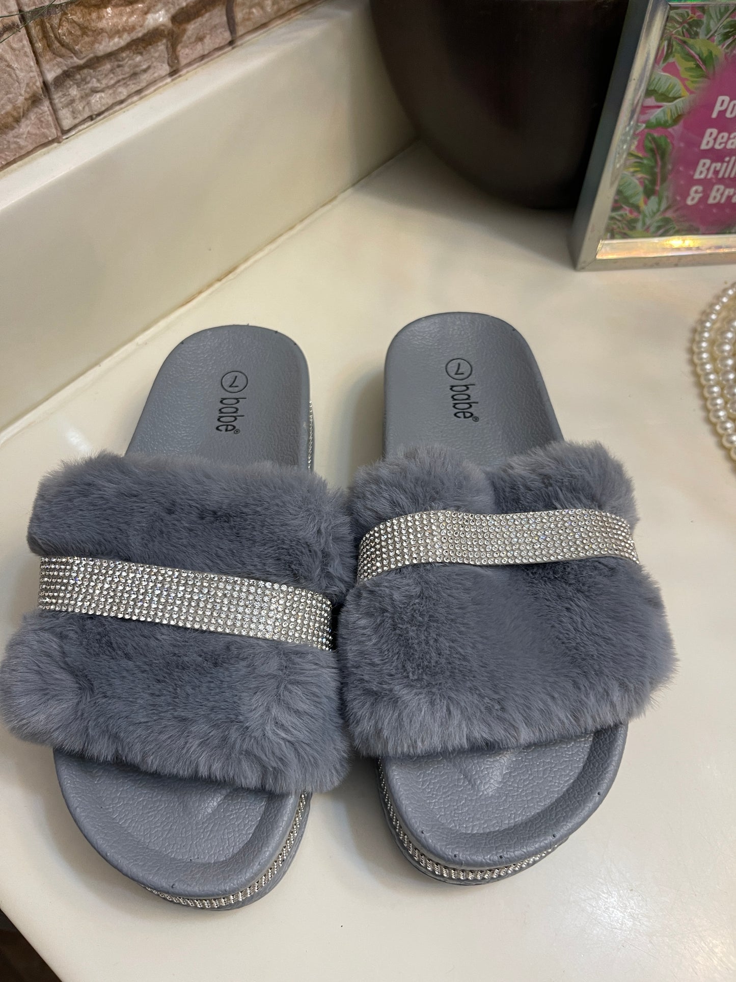 Babe Cool Gray Fur Platform Sandals Women sz 7