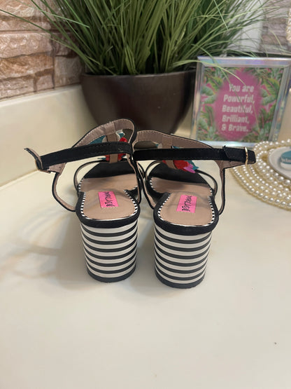 NEW Betsey Johnson Black White Low Sandal Heels Women sz 8
