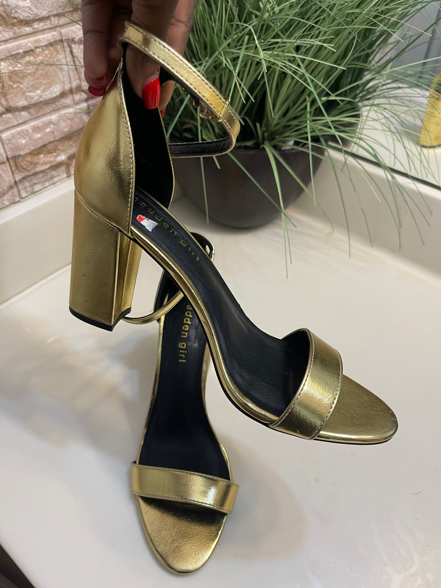 Madden Girl Gold Heels Women sz 8.5