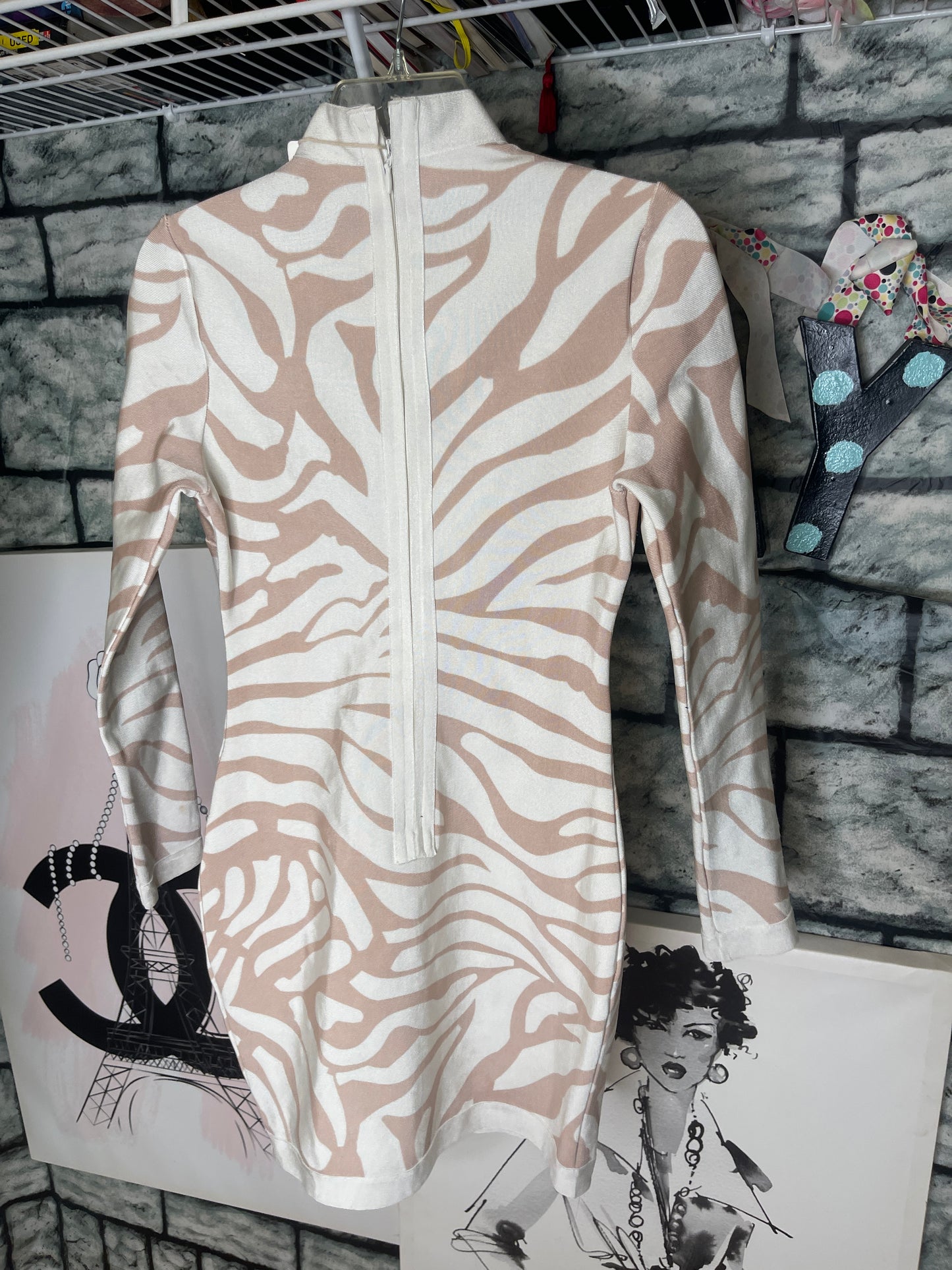 NEW B Sharp Tan White Dress Women sz Medium