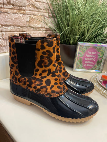 ZBY Brown Print Rainboots Women sz 9.5