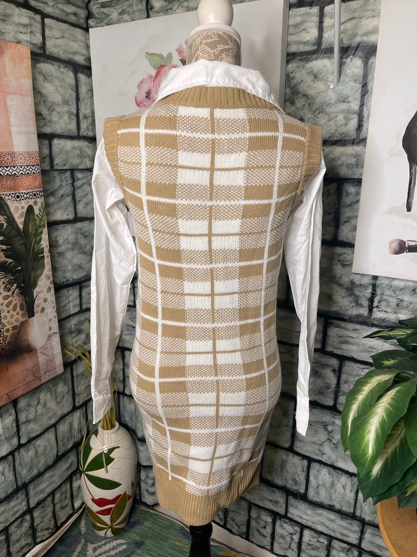 Stilletto's Tan White Dress Women sz Medium