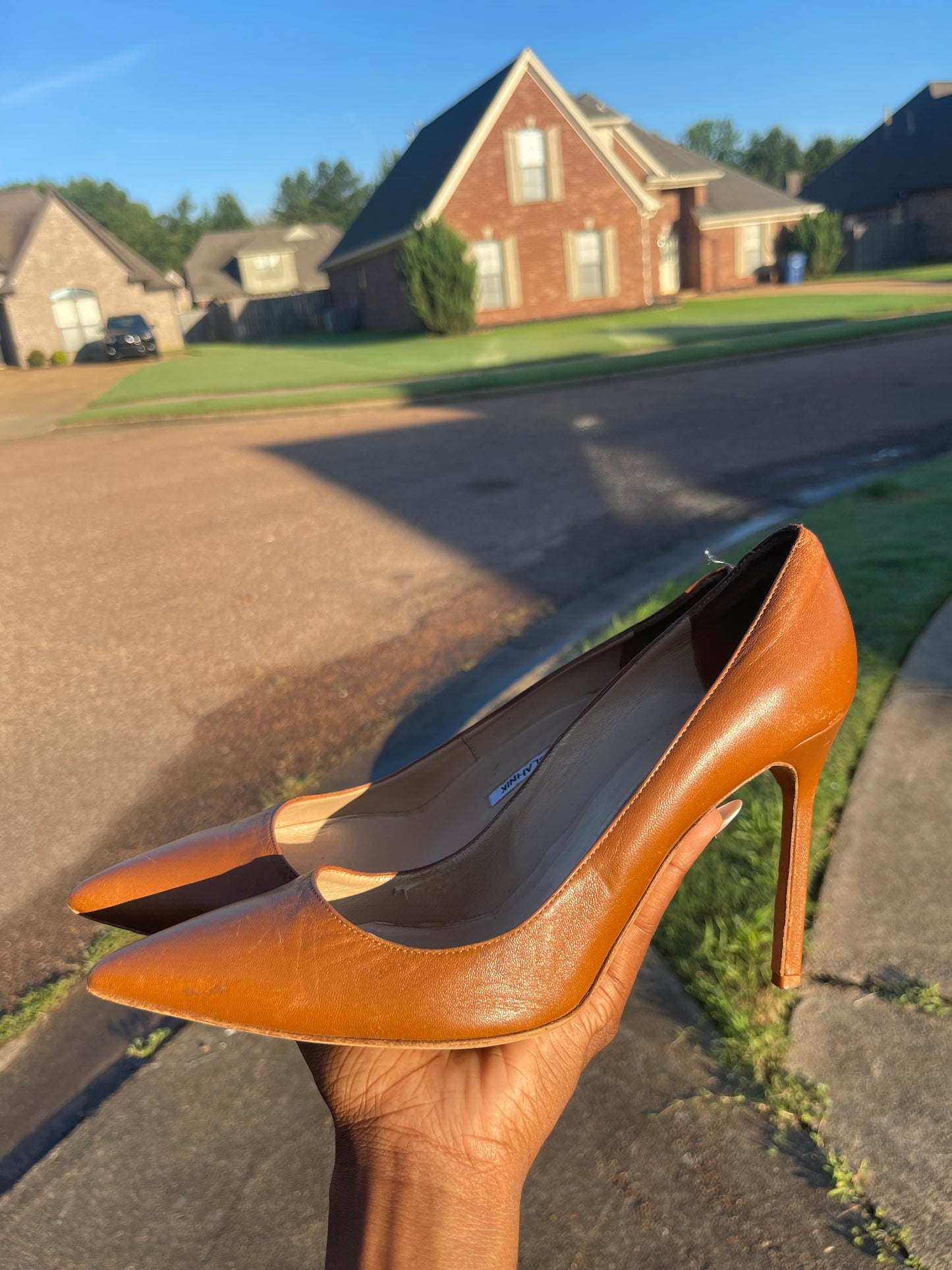 Manolo Blahnik Brown Heels Women sz 39.5 = 8.5