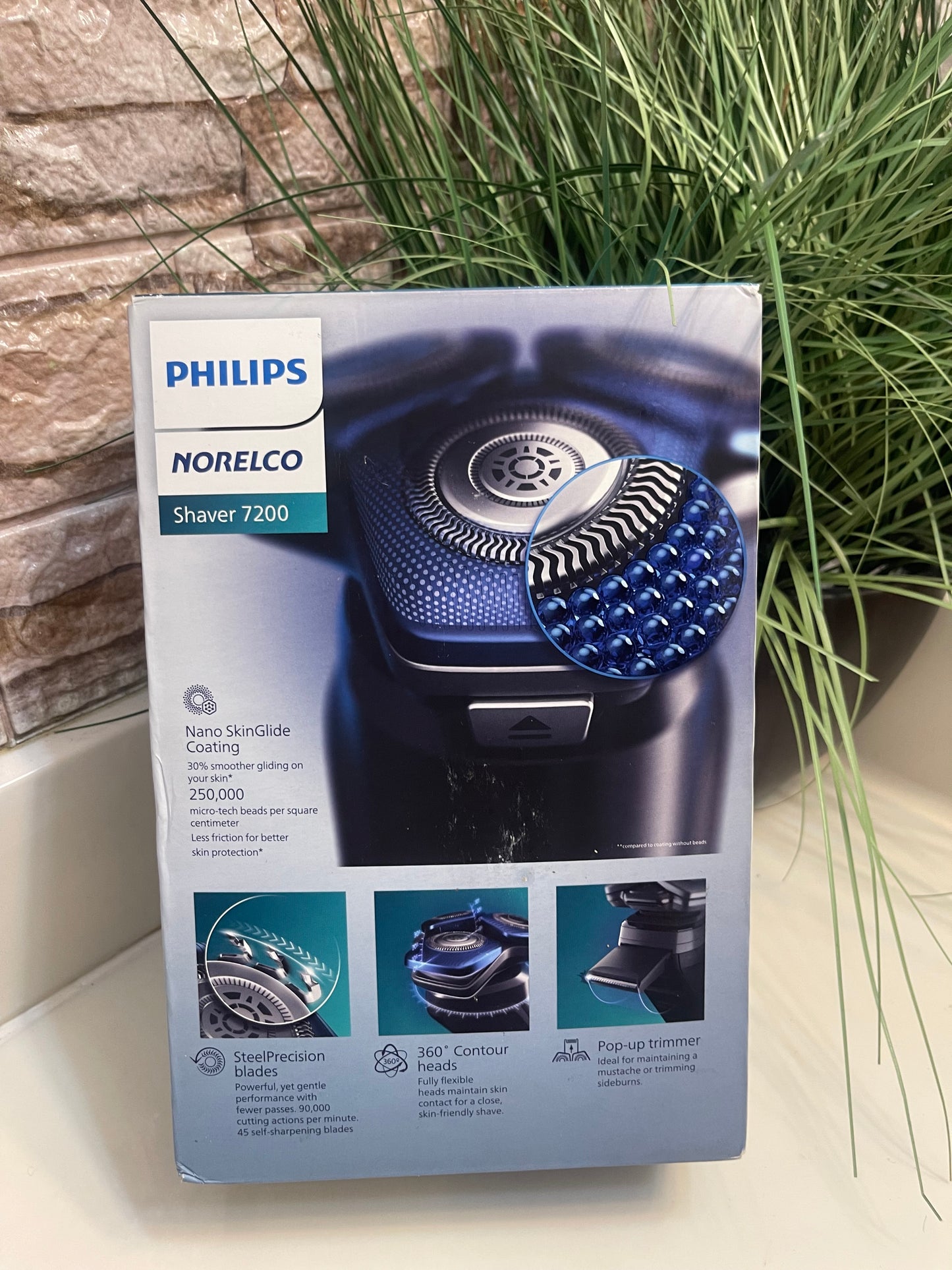 NEW Philips Shaver 7200