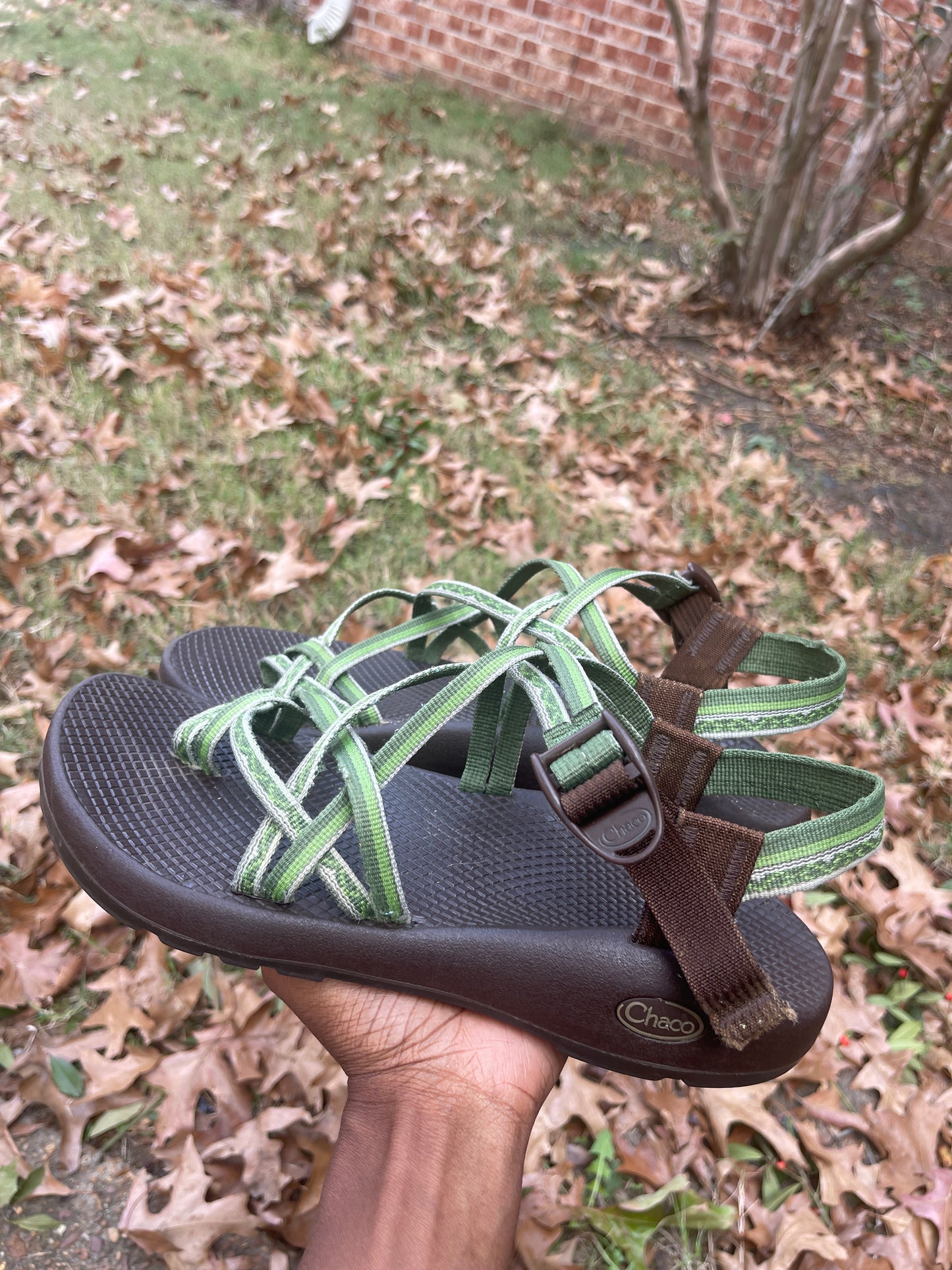 Chaco green brown sandals women sz 10
