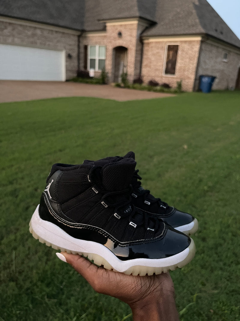 Air Jordan boys black sz 13c