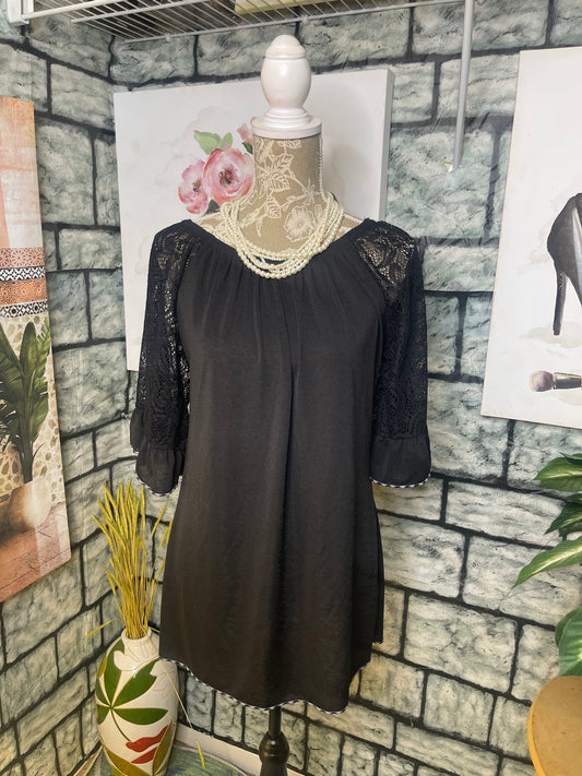 WinWin Black Blouse Women sz Small / Medium