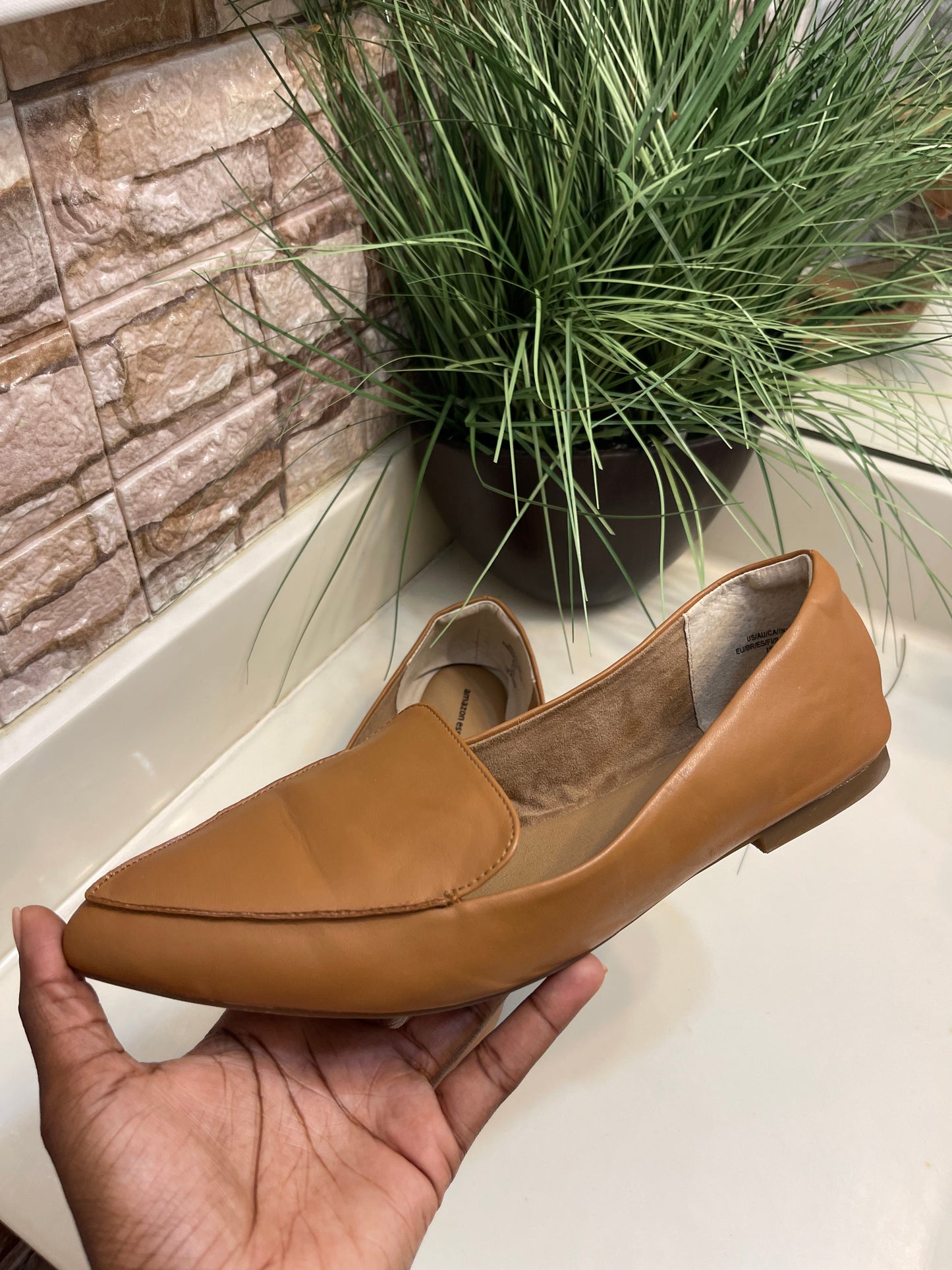 Amazon Essentials Tan Flats Women sz 11W