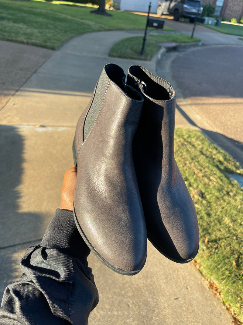 NEW bar III gray black boots women sz 8