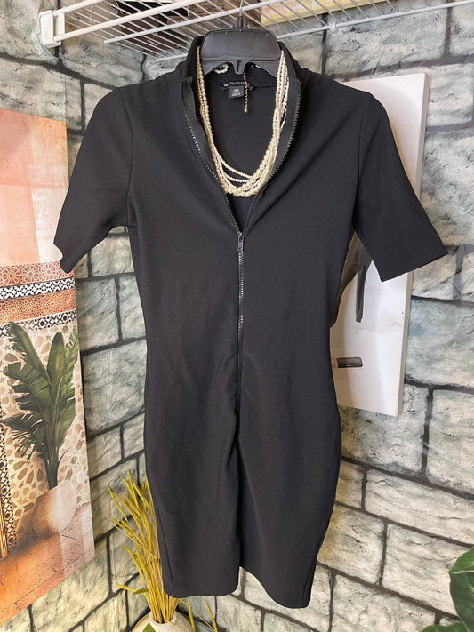 Pretty Little Thing Black Zip Up Dress Women sz 4