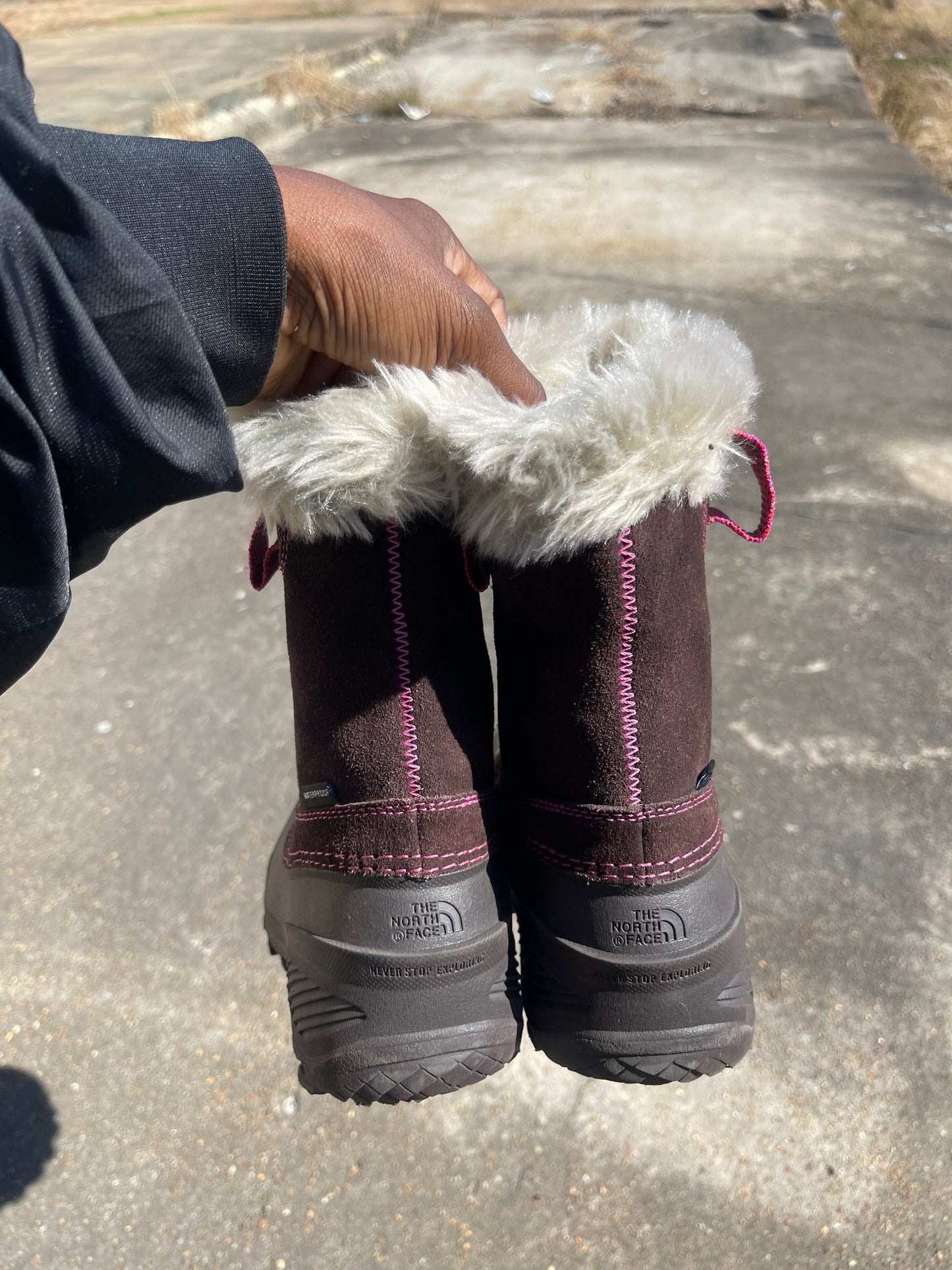 The north face brown pink snow boots girls sz 1