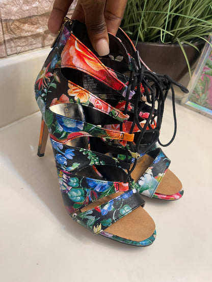 Madden Girl Black Floral Heels Women sz 7