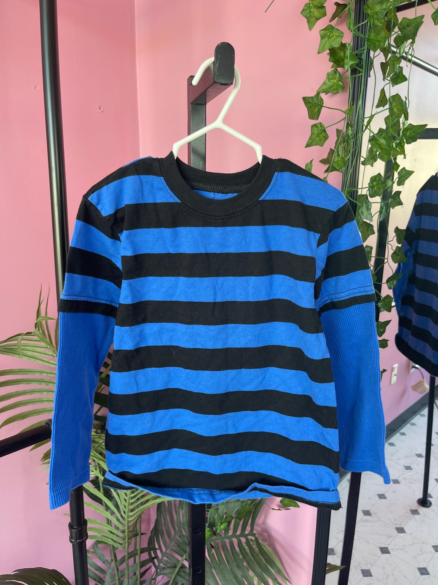 Garanimals Black Blue Shirt Boys sz 5T