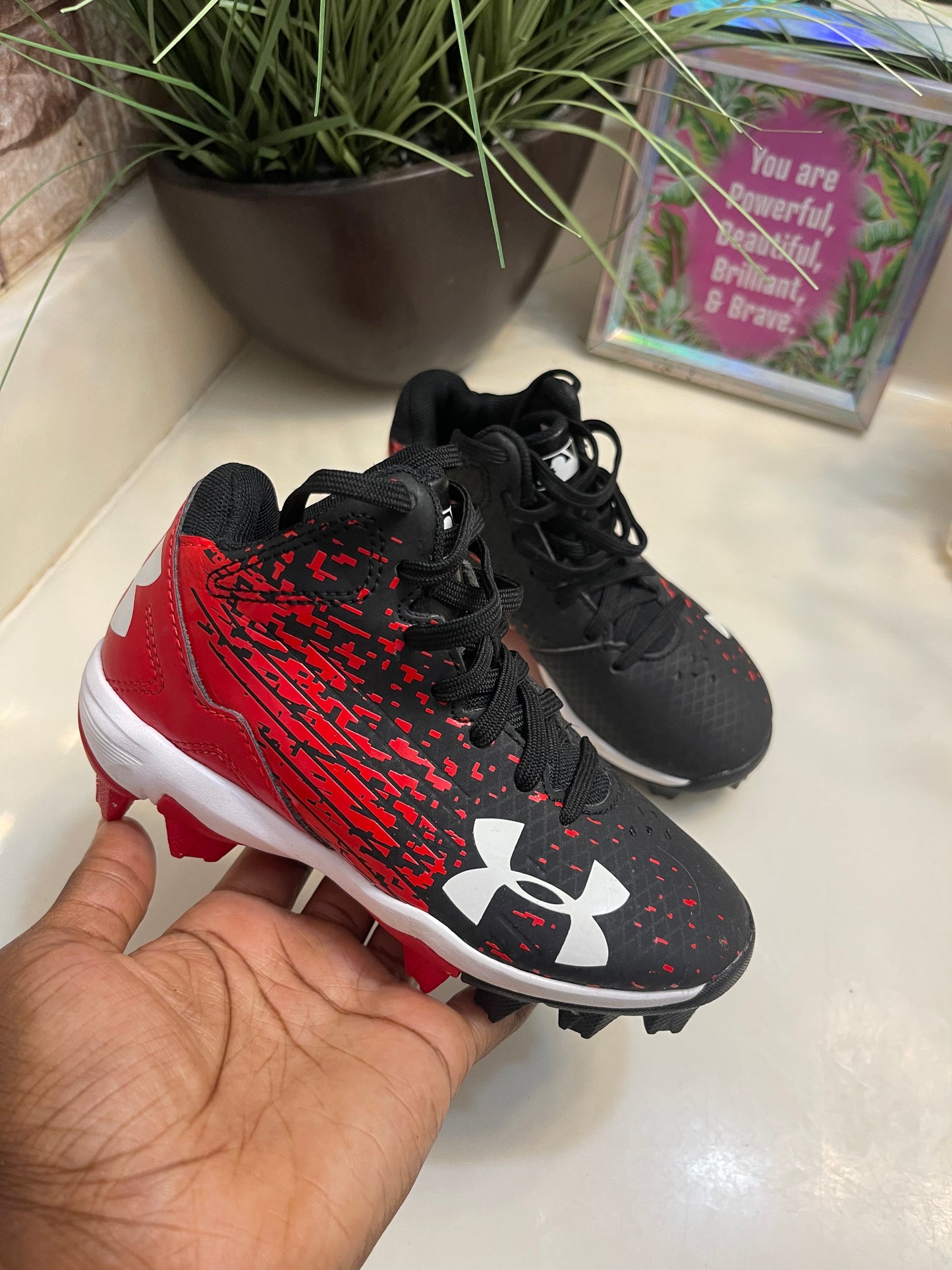 Under Armour Red Black Baseball Cleats Toddler Boys sz 10