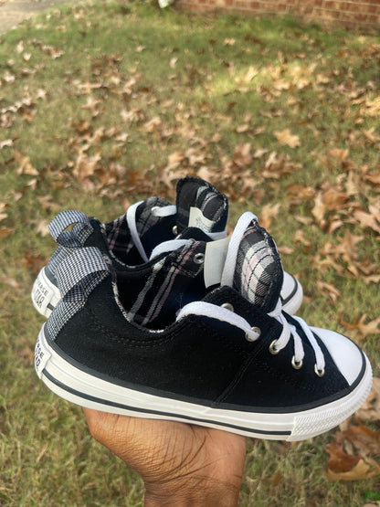 Converse black white girls sz 3