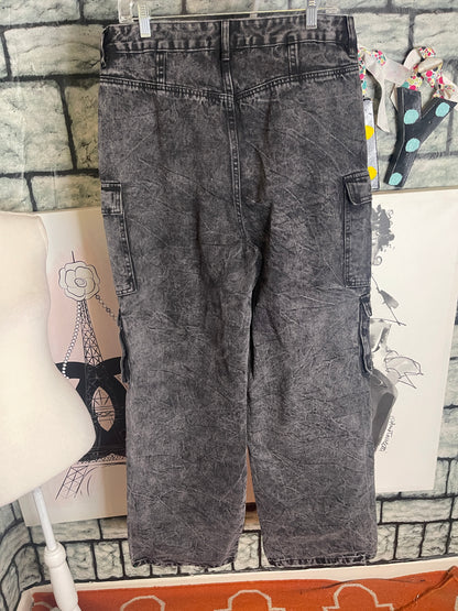 Fashion nova black straight cargo jeans women sz 15