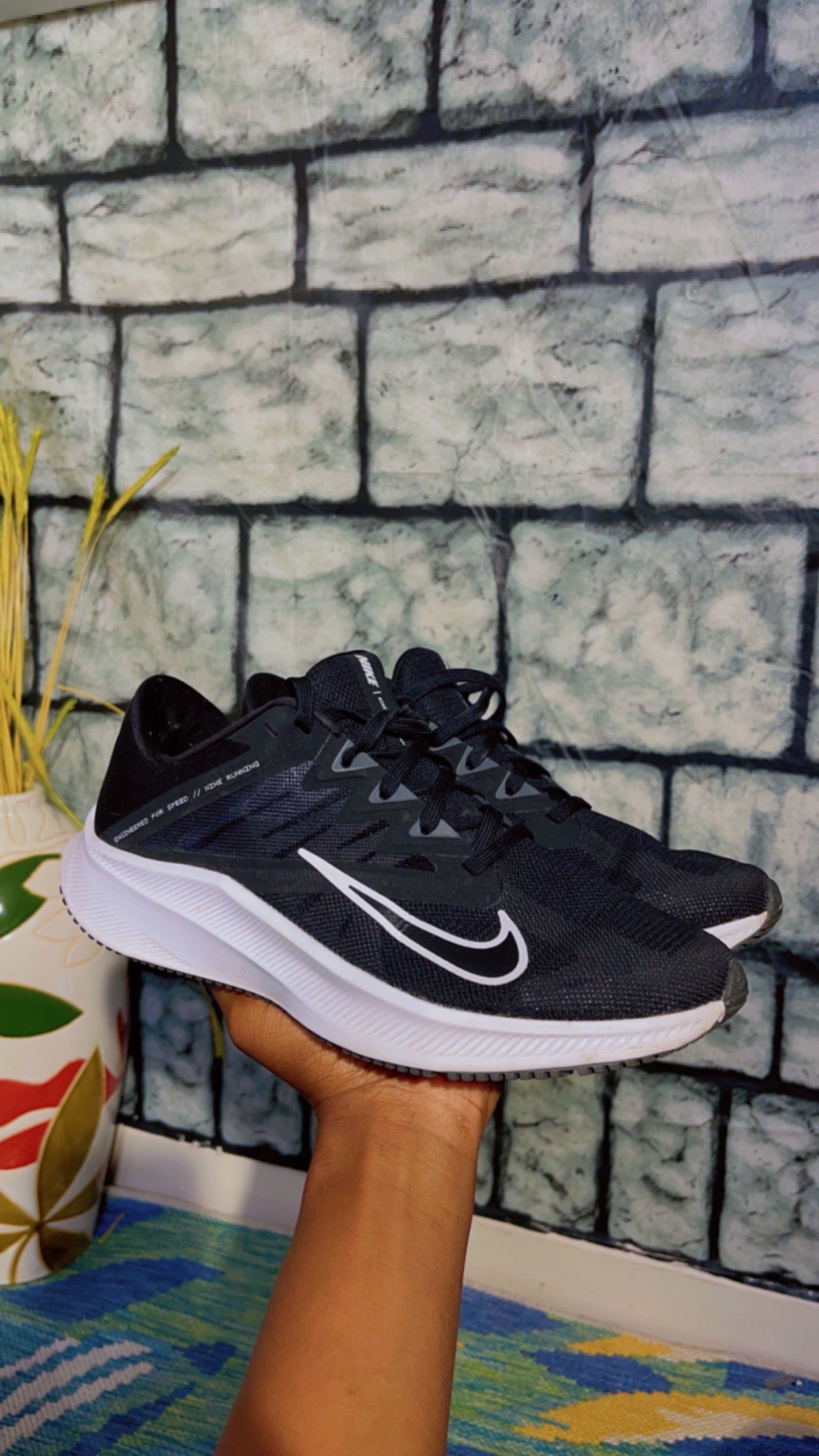 Nike Black White Women sz 8