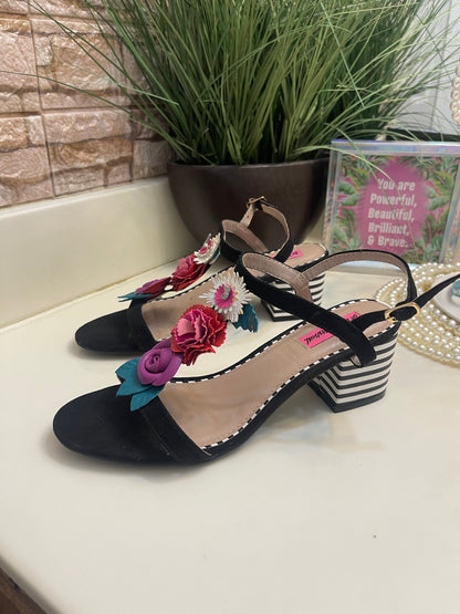 NEW Betsey Johnson Black White Low Sandal Heels Women sz 8