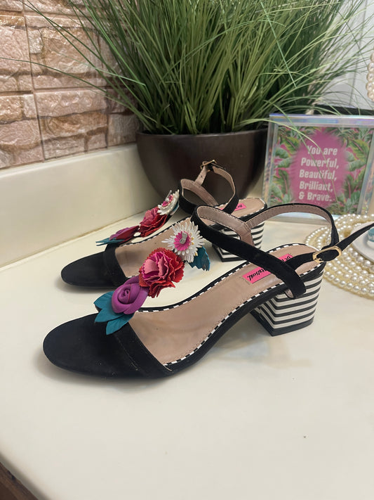 NEW Betsey Johnson Black White Low Sandal Heels Women sz 8
