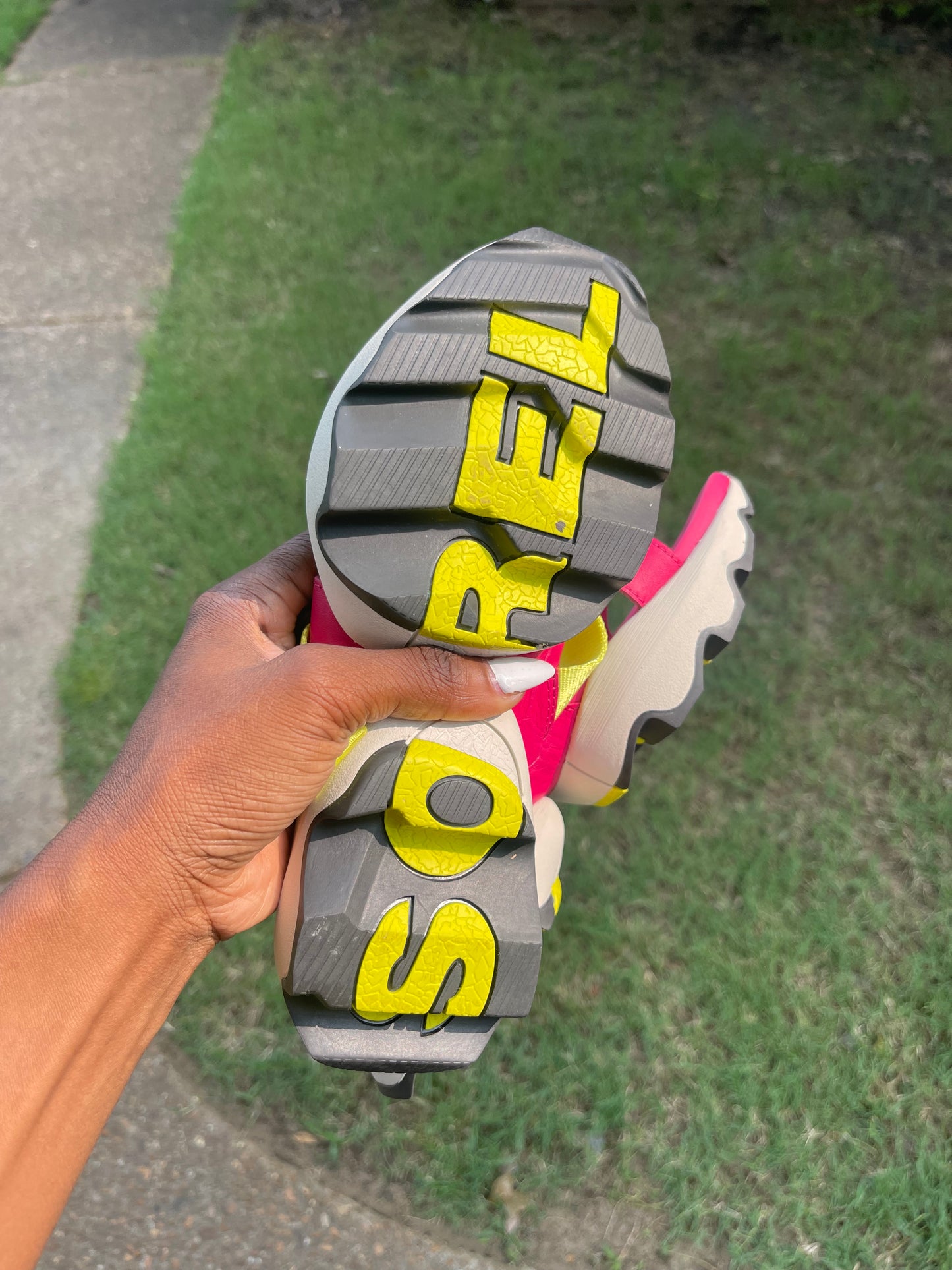 Sorel Pink Yellow Sandals Women sz 5.5