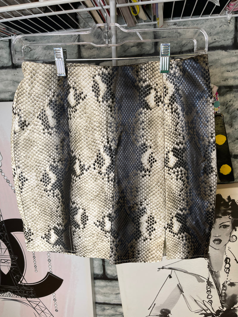 Fashion nova gray black skirt women sz medium