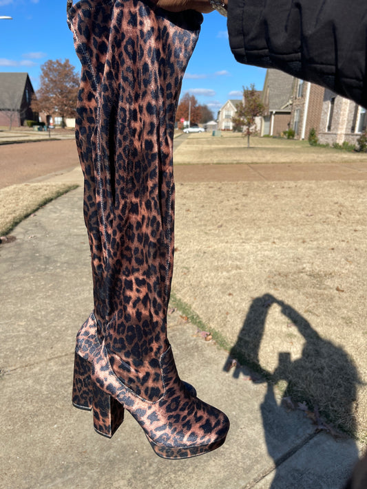 NEW Bamboo Brown animal print tall heels women sz 7