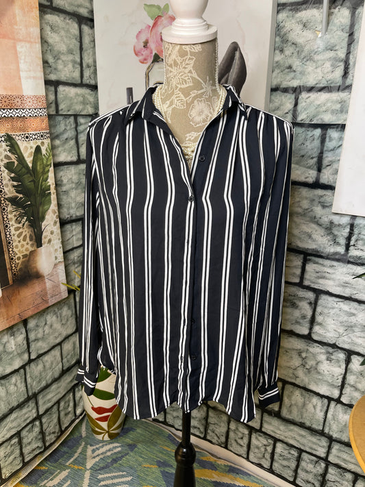 H&M Black White Button Blouse Women sz 8