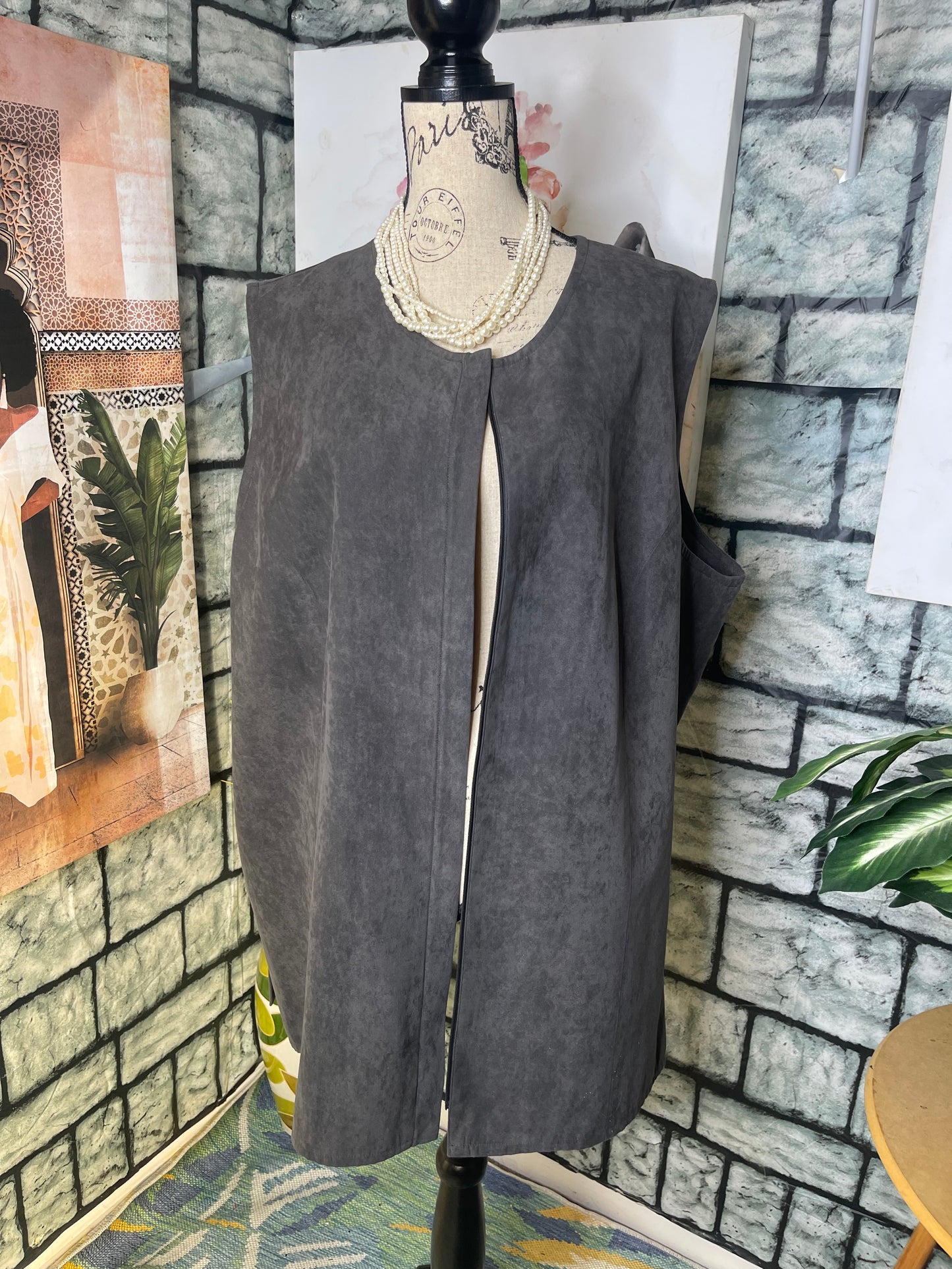 Maggie Barnes Gray Vest Women sz 26W