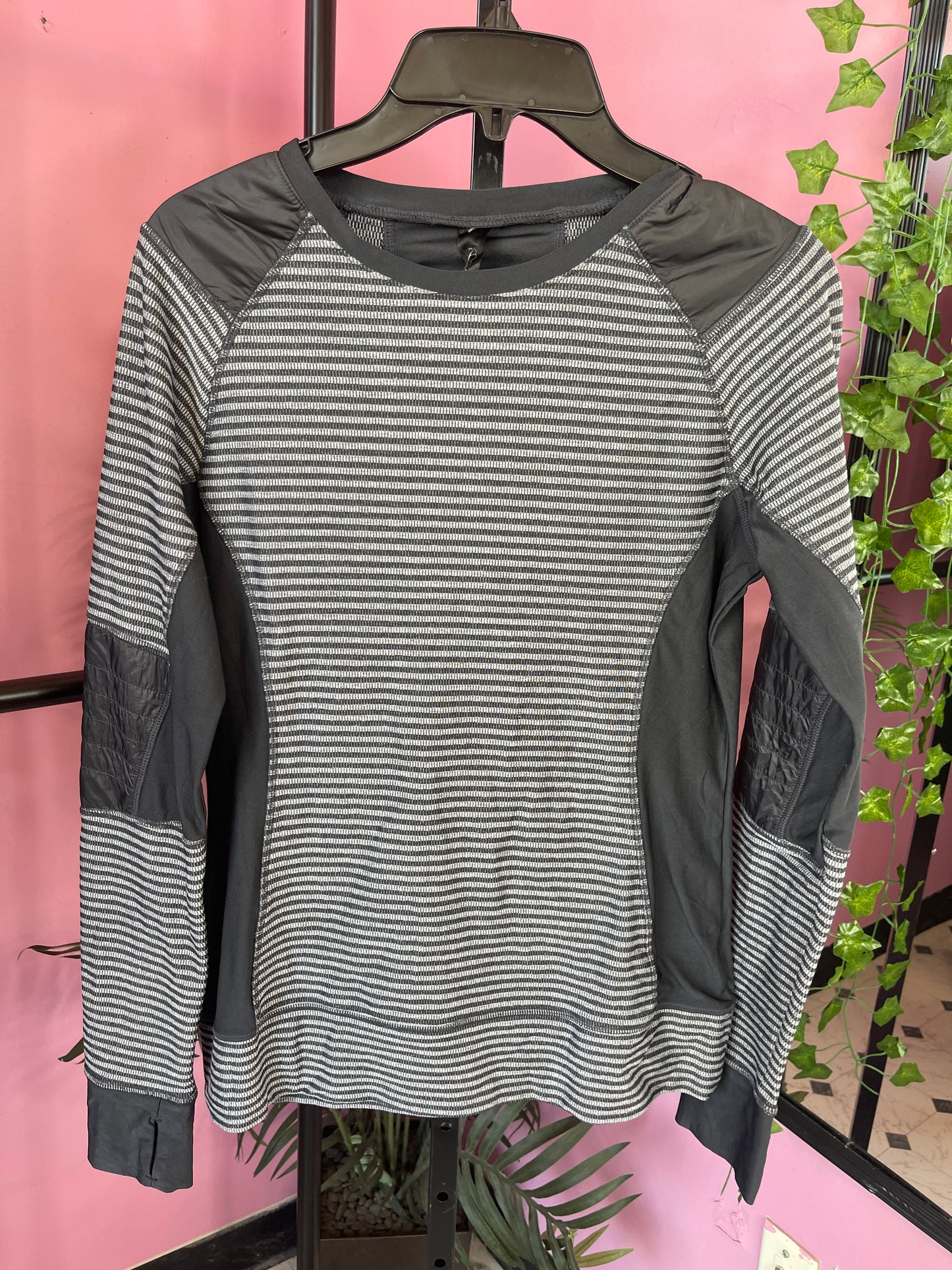Mondetta Gray Black Top Women sz Small