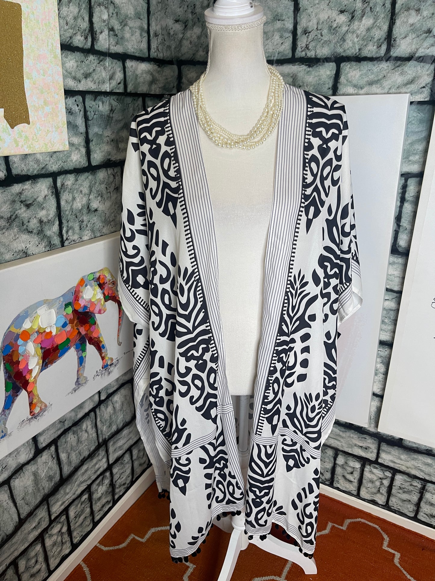 Black white cover duster women sz One size (would say fits up to xl)