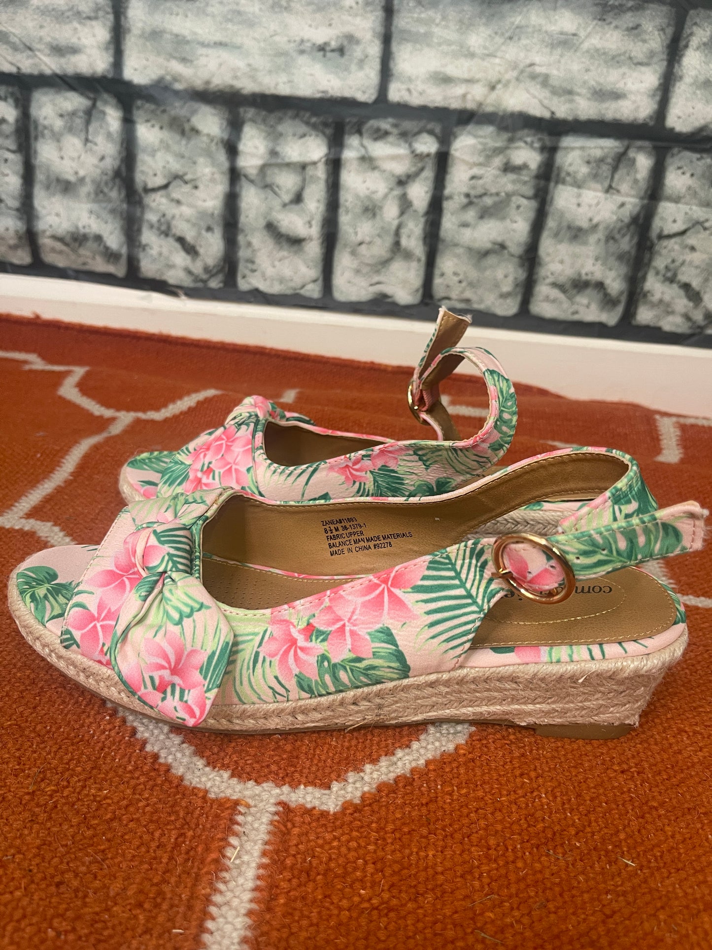 New Comfort view sandals pink green women sz 8.5